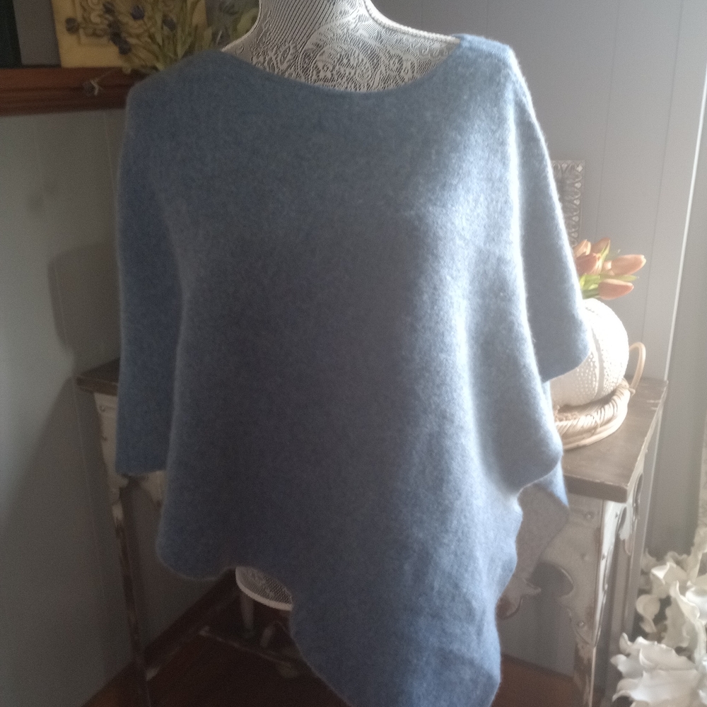 Talbot's 100% cashmere shawl